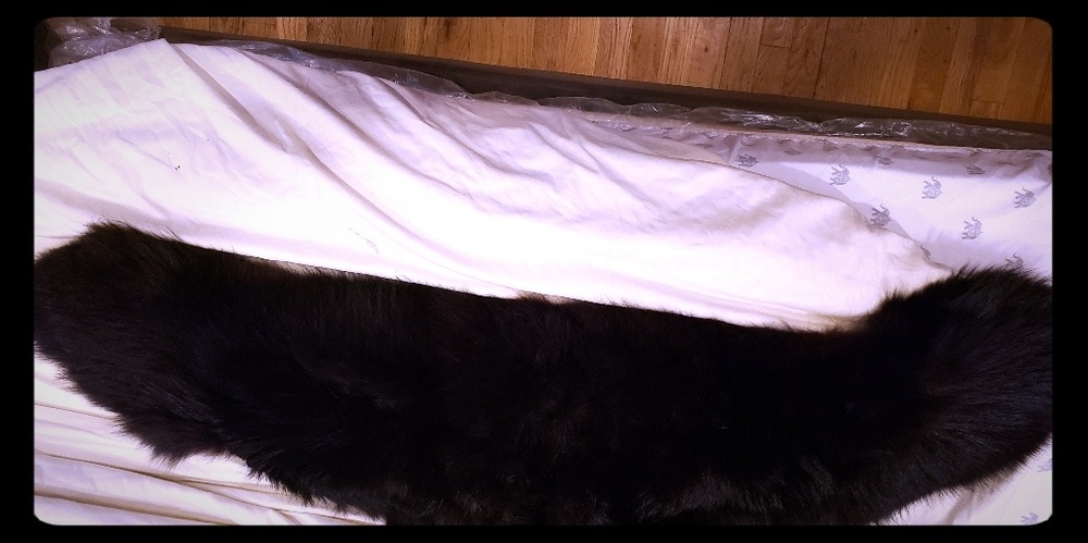 BLACK FOX FUR COLLAR
